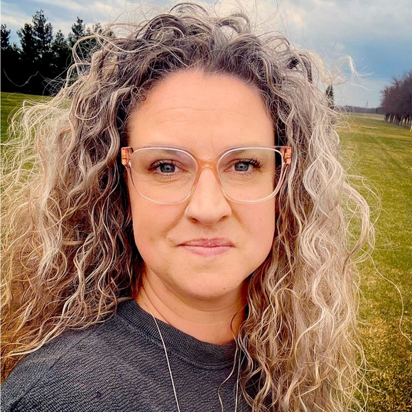 Meet your Posher, Stacey - Picture 1 of 1